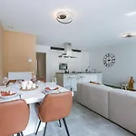 Apartamento Casiola - Modern With Sunny Terrace In *