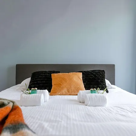 Daire Huswell - Modern With Sunny Terrace In