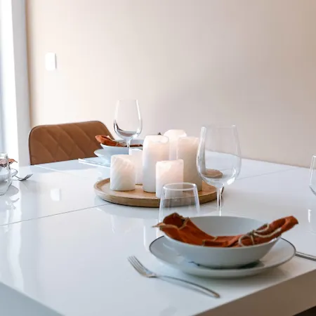 Huswell - Modern With Sunny Terrace In Lejlighed