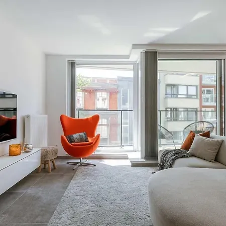 Casiola - Modern With Sunny Terrace In شقة
