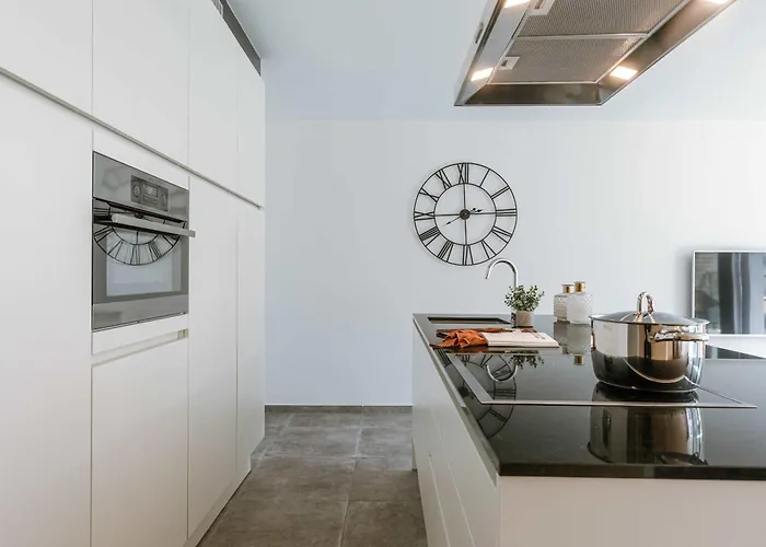 Huswell - Modern With Sunny Terrace In Appartement *