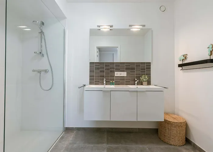 Huswell - Modern With Sunny Terrace In Appartement *