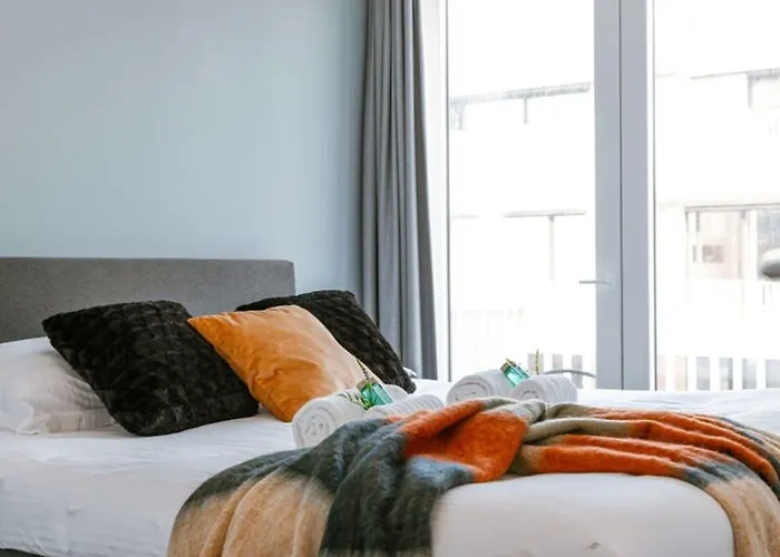 Huswell - Modern With Sunny Terrace In *