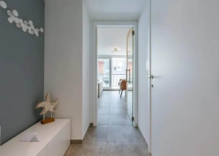 Huswell - Modern With Sunny Terrace In *