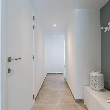 Huswell - Modern With Sunny Terrace In דירה אוסטנדה