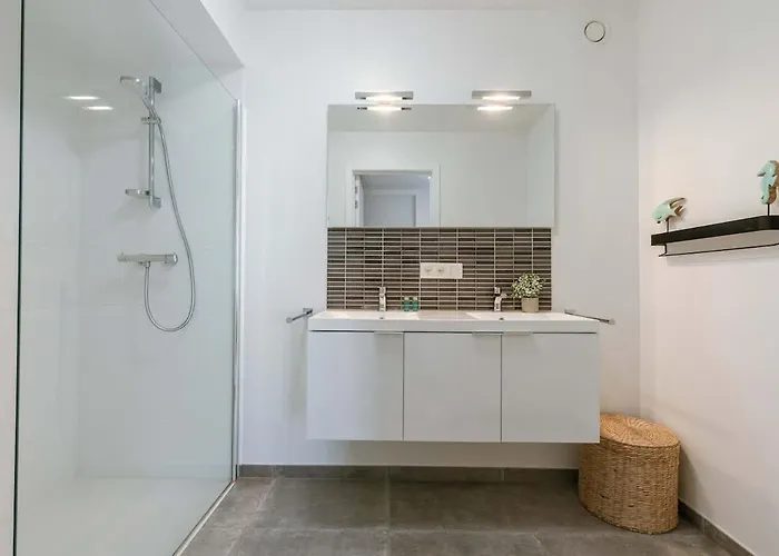 Apartamento Casiola - Modern With Sunny Terrace In