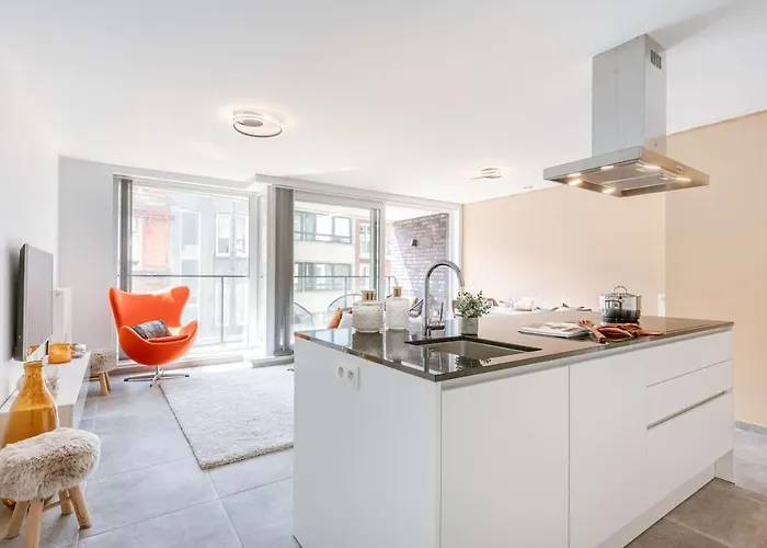 Casiola - Modern With Sunny Terrace In